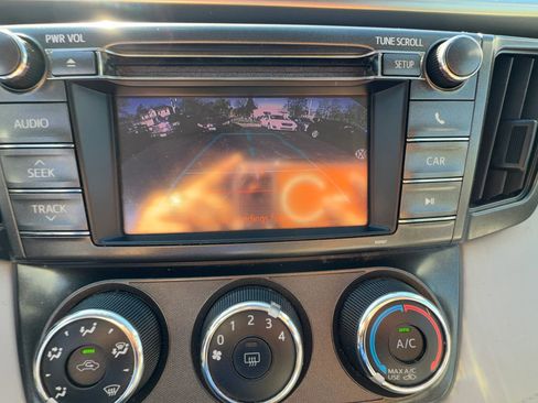 Used 2013 Toyota RAV4 LE AWD/4WD image 14