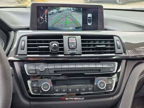 Used 2015 BMW M4 Convertible image 19