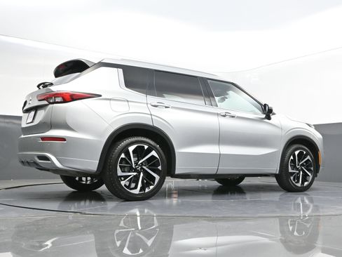 Used 2022 Mitsubishi Outlander SEL image 45