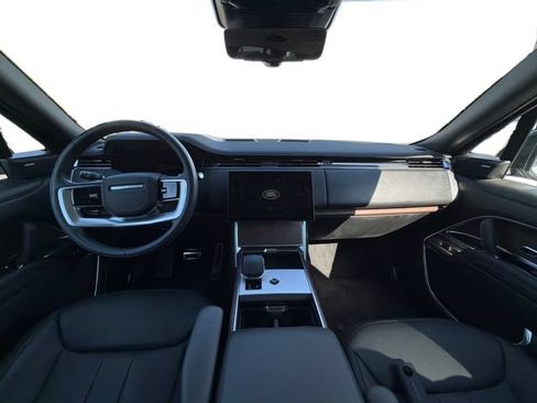 Used 2025 Land Rover Range Rover SE AWD/4WD image 36
