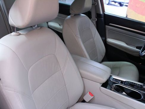 Used 2020 Nissan Altima 2.5 Platinum image 11