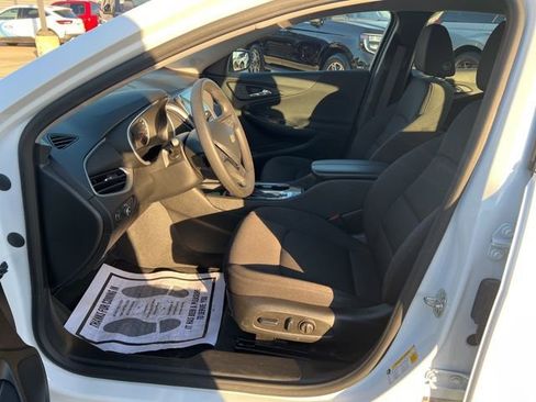 Used 2024 Chevrolet Malibu LT image 9