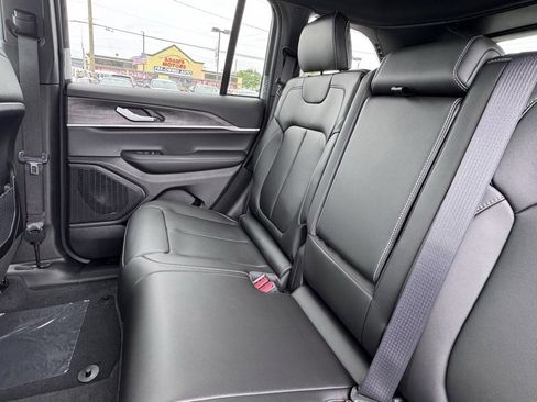 New 2025 Jeep Grand Cherokee Limited w/ Black Appearance Package image 16