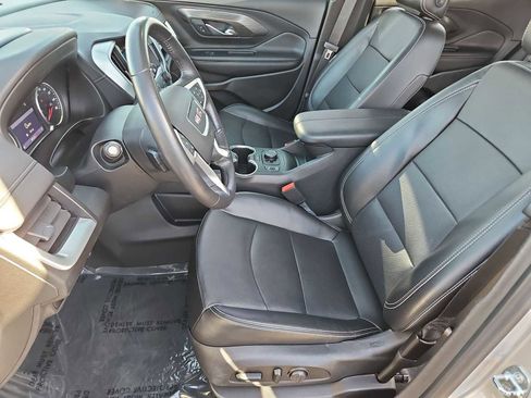 Used 2022 GMC Terrain SLT w/ Tech Package image 17