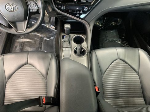 Used 2023 Toyota Camry SE image 14