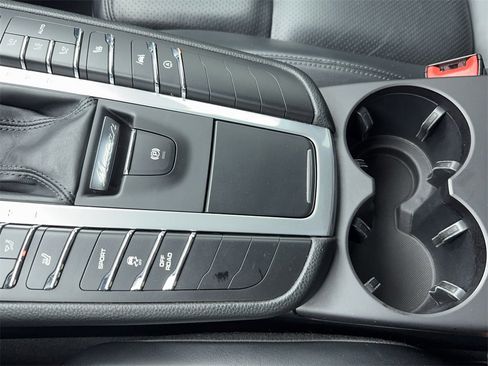 Used 2021 Porsche Macan S image 33