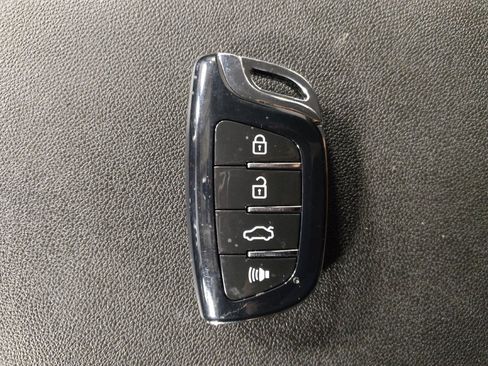 Used 2019 Chevrolet Equinox LS w/ LS Convenience Package FWD image 32