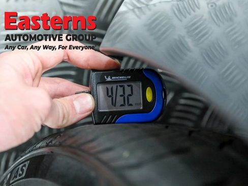 Used 2021 Chevrolet Camaro LT image 23