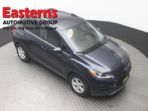 Used 2019 Chevrolet Trax LT FWD image 3