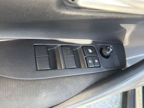 Used 2021 Toyota Corolla LE FWD image 30