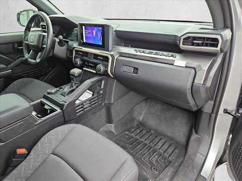 Used 2025 Toyota Tacoma SR5 AWD/4WD image 21