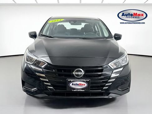 Used 2024 Nissan Versa SV FWD image 7