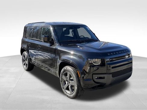 New 2026 Land Rover Defender 110 X-Dynamic SE image 3