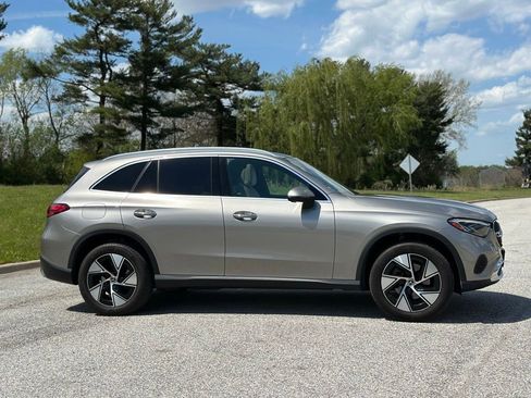 Used 2024 Mercedes-Benz GLC 300 4MATIC image 8