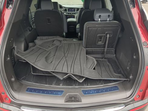 Used 2023 Buick Enclave Essence w/ Sport Touring Edition FWD image 24