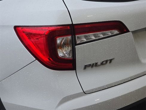 Used 2020 Honda Pilot Touring image 40