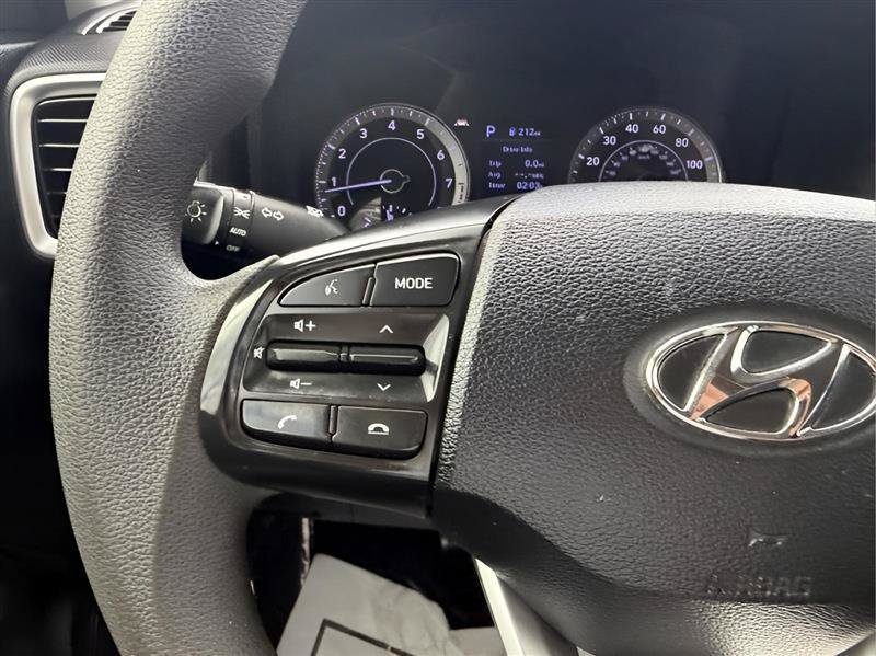 Used 2022 Hyundai Venue SE FWD image 40