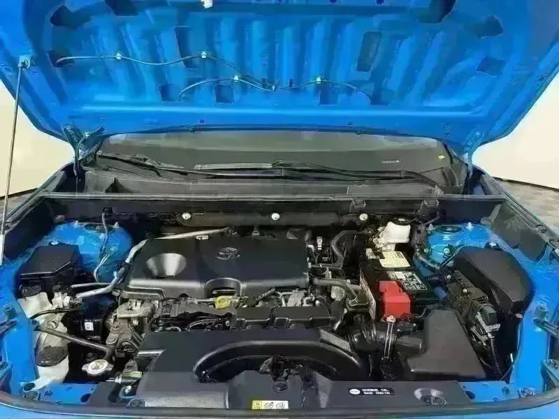 Used 2019 Toyota RAV4 XLE AWD/4WD image 16
