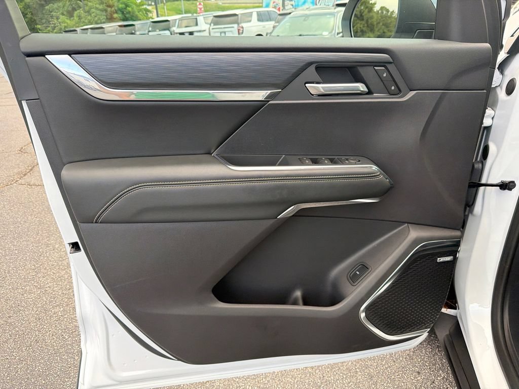 Used 2026 GMC Acadia Elevation FWD image 10