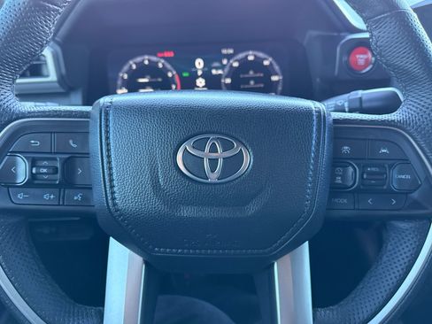 Used 2025 Toyota Tacoma TRD Off-Road image 25