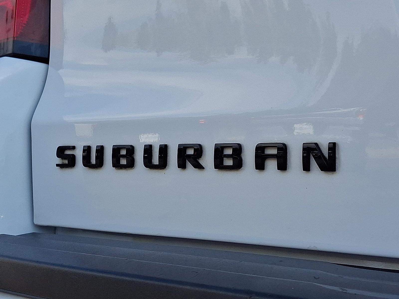 Used 2020 Chevrolet Suburban LT w/ RST Edition AWD/4WD image 30