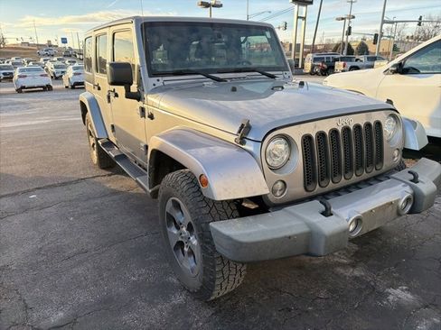 Used 2018 Jeep Wrangler Unlimited Sahara image 7