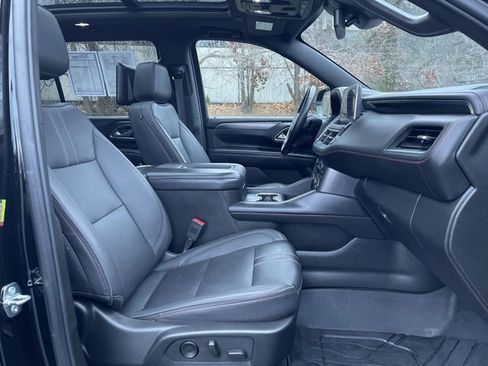 Used 2024 Chevrolet Suburban RST w/ Luxury Package image 29