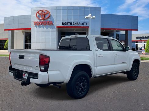 Used 2023 Toyota Tacoma SR5 w/ Technology Package image 6