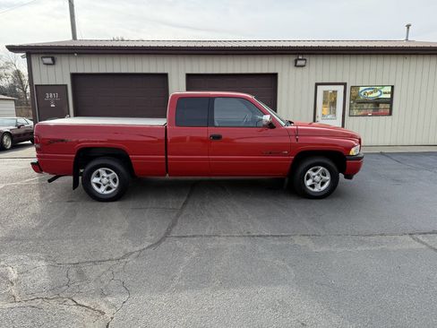 Used 1997 Dodge Ram 1500 Truck 2WD Club Cab image 5