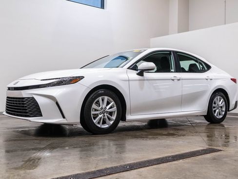 Used 2025 Toyota Camry LE FWD image 3