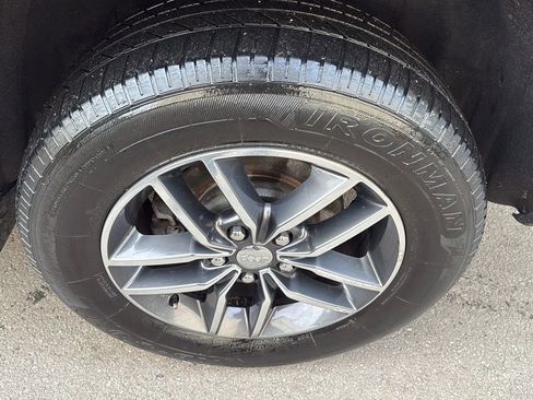 Used 2018 Jeep Grand Cherokee Limited AWD/4WD image 9