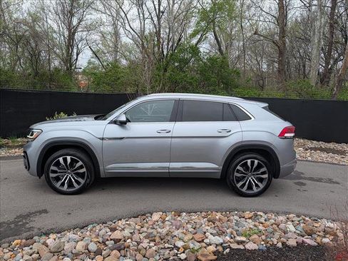 Used 2023 Volkswagen Atlas Cross Sport SEL Premium R-Line image 2