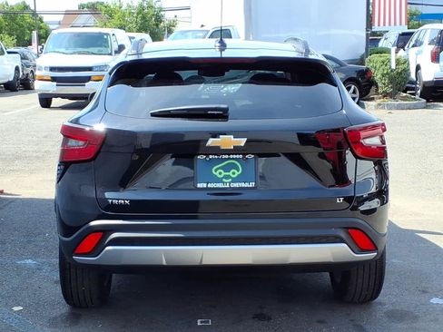 Used 2026 Chevrolet Trax LT w/ LT Convenience Package FWD image 5