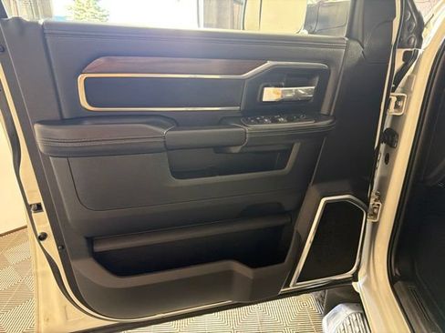 Used 2022 RAM 2500 Laramie w/ Chrome Appearance Group AWD/4WD image 19