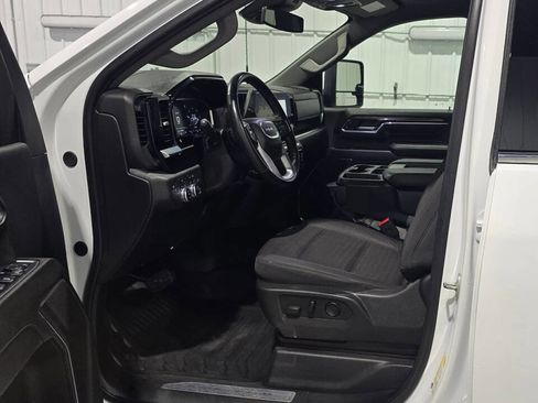 Used 2024 GMC Sierra 3500 SLE image 7