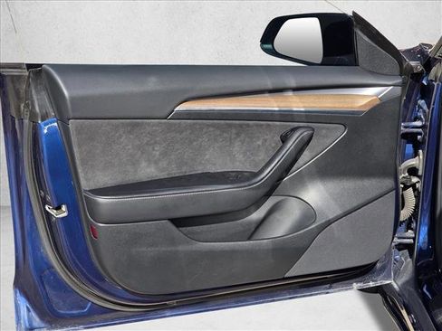 Used 2021 Tesla Model 3 Performance image 12