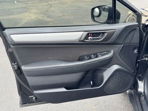 Used 2018 Subaru Outback 2.5i Premium image 13