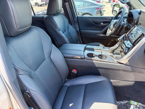 New 2026 Lexus LX 700h Luxury AWD/4WD image 18