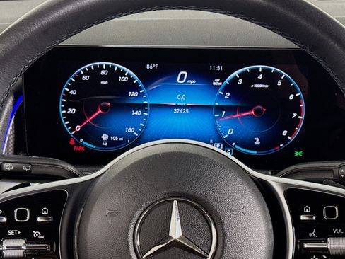 Used 2023 Mercedes-Benz GLB 250 4MATIC image 18