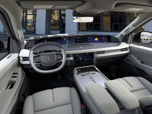 New 2026 Lincoln Navigator Reserve AWD/4WD image 10