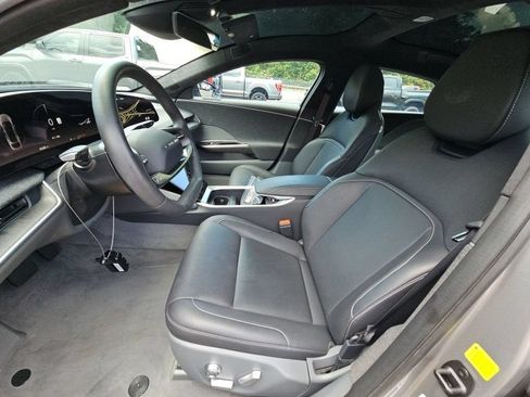 Used 2024 Lucid Air Touring AWD/4WD image 2