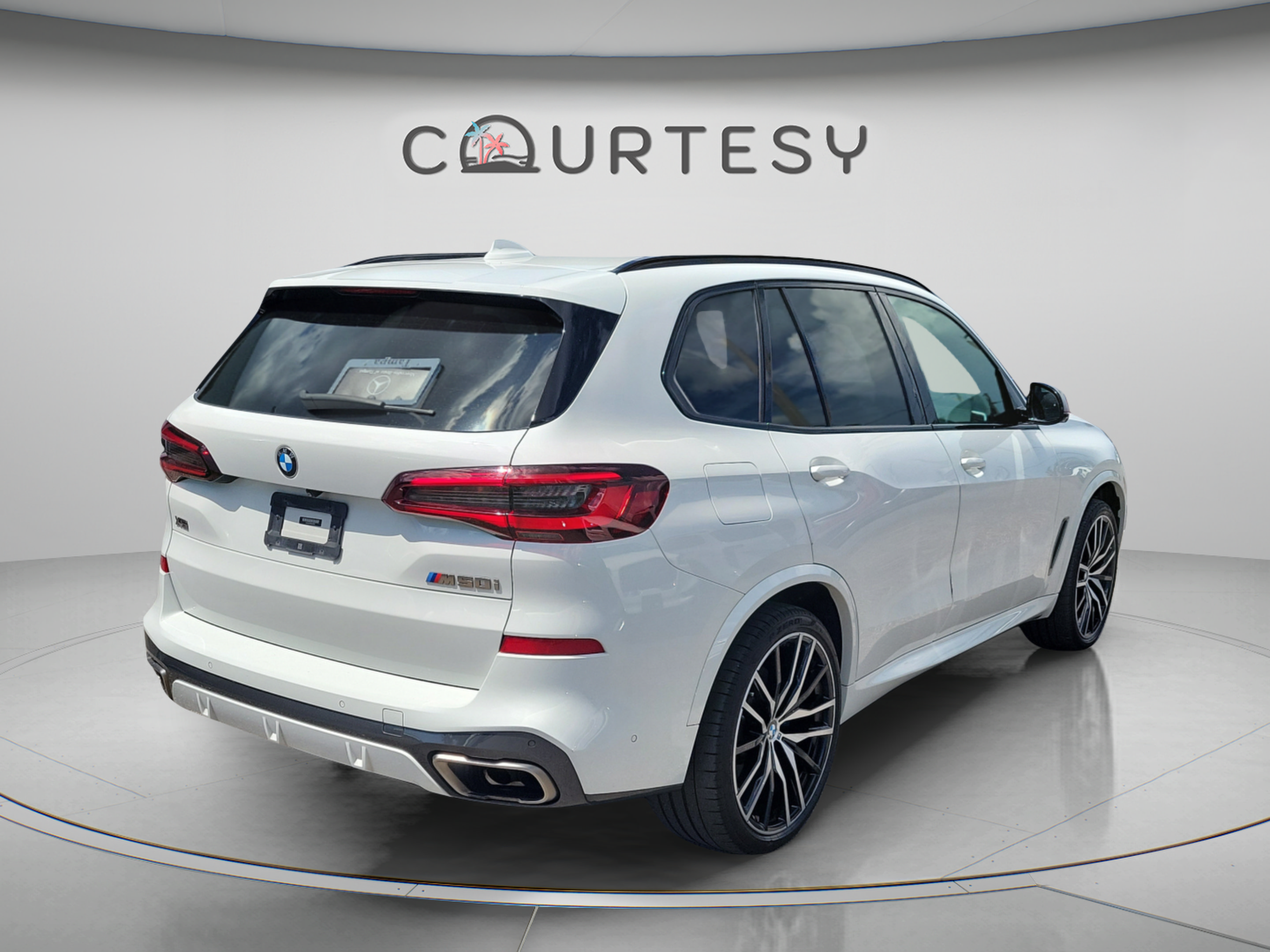 Used 2022 BMW X5 M50i AWD/4WD image 3