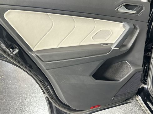 Used 2020 Volkswagen Tiguan SEL Premium R-Line image 34