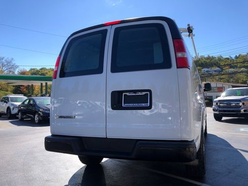 Used 2021 Chevrolet Express 2500 Extended w/ Driver Convenience Package image 4