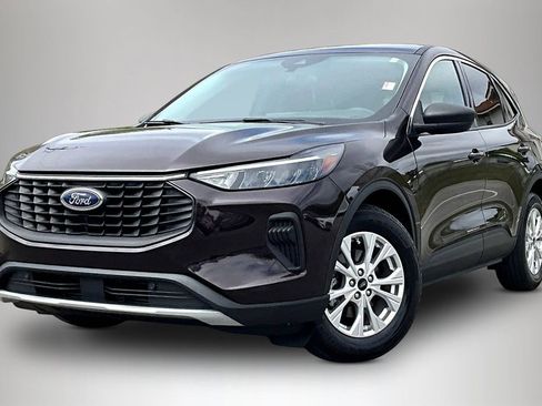 Used 2023 Ford Escape Active w/ Tech Pack #1 FWD image 2