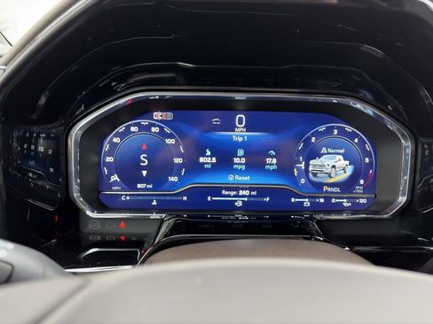 Used 2024 Chevrolet Silverado 2500 LTZ w/ LTZ Convenience Package image 23