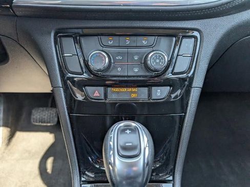 Used 2022 Buick Encore Preferred image 15