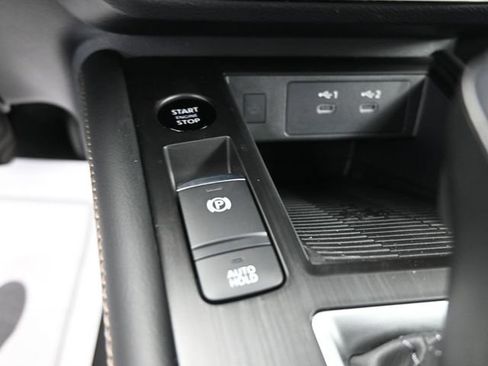 Used 2025 Nissan Kicks SV w/ SV Premium Package AWD/4WD image 16
