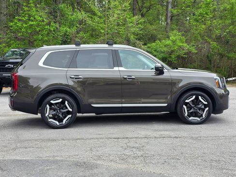 Used 2023 Kia Telluride S image 8