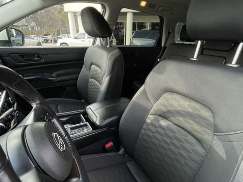 Used 2024 Nissan Pathfinder SV image 21